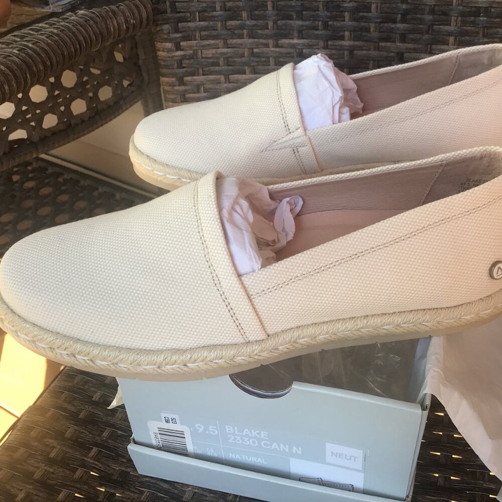 ABEO Blake Women's Canvas Slip-on - Picture 6 of 6